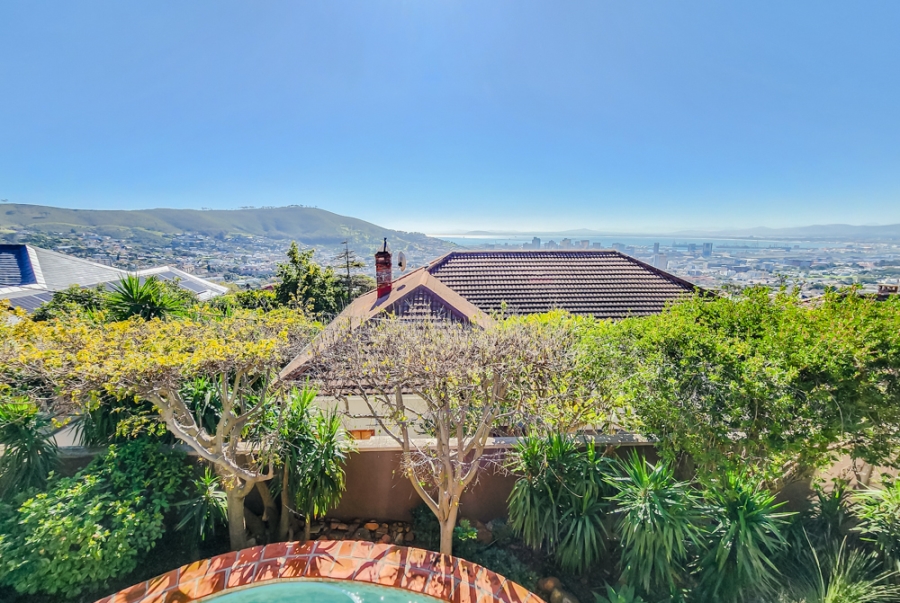 4 Bedroom Property for Sale in Oranjezicht Western Cape